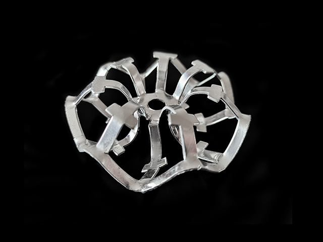 泰勒花環和多面空心球比較哪個好